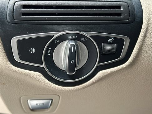 Certified 2021 Mercedes-Benz GLC 300 4MATIC image 36