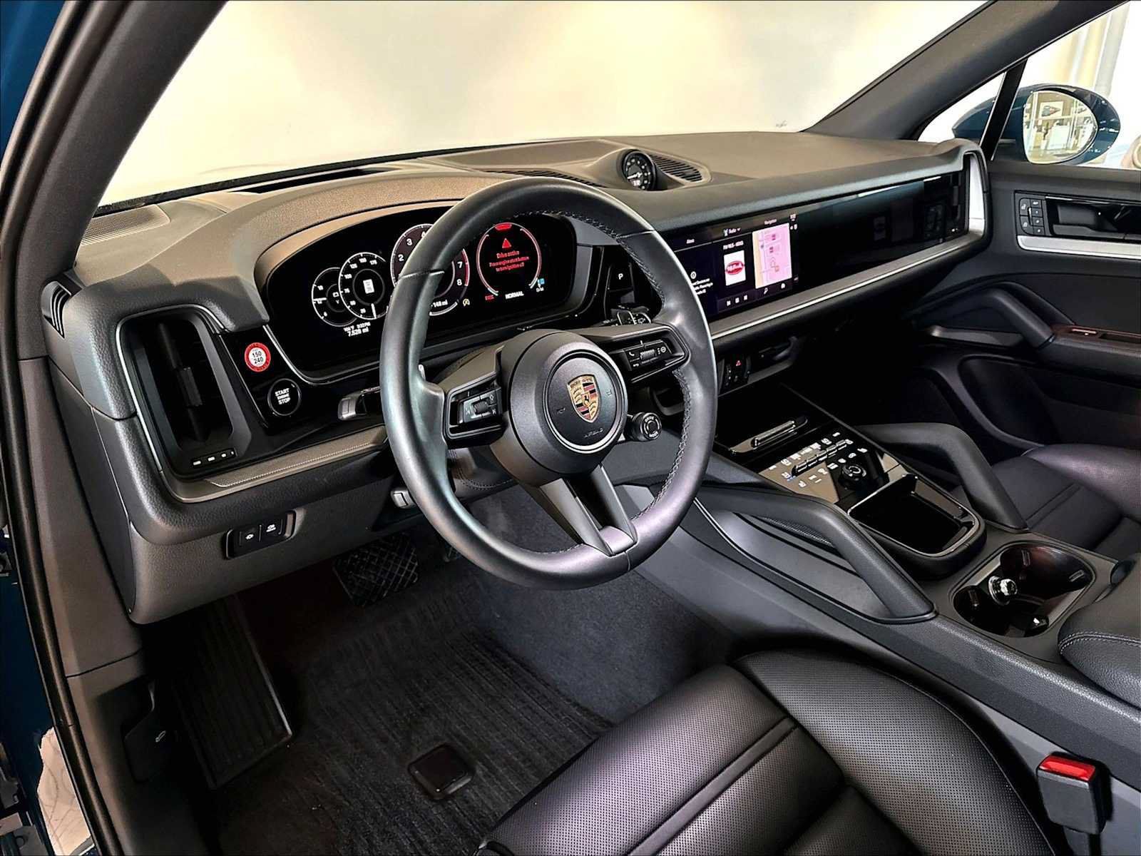 Used 2026 Porsche Cayenne AWD/4WD image 7