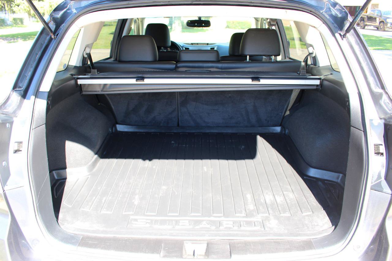 Used 2011 Subaru Outback 2.5i Limited AWD/4WD image 38