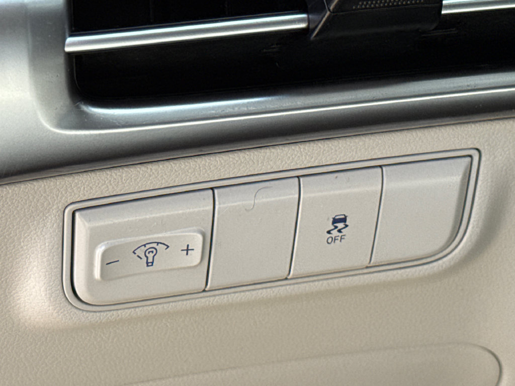 Used 2025 Hyundai Tucson SE FWD image 21