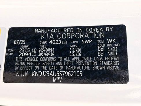 Used 2025 Kia Soul LX w/ LX Technology Package FWD image 32