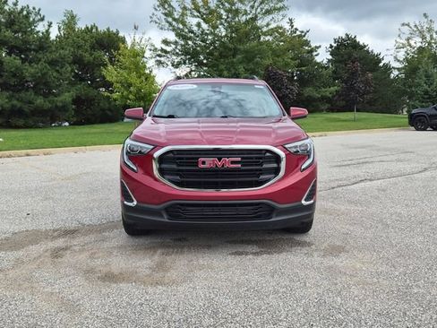 Used 2021 GMC Terrain SLE w/ Driver Convenience Package AWD/4WD image 2