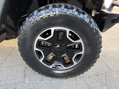 Used 2015 Jeep Wrangler Unlimited Sport w/ Quick Order Package 24S AWD/4WD image 9