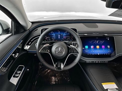 Used 2025 Mercedes-Benz E 350 Sedan image 23