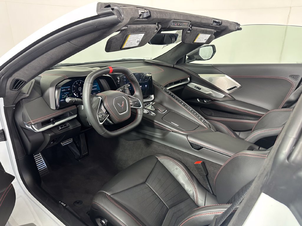 Used 2025 Chevrolet Corvette Stingray Premium Cpe w/ Z51 Performance Package RWD image 11