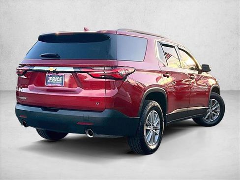 Used 2023 Chevrolet Traverse LT FWD image 2
