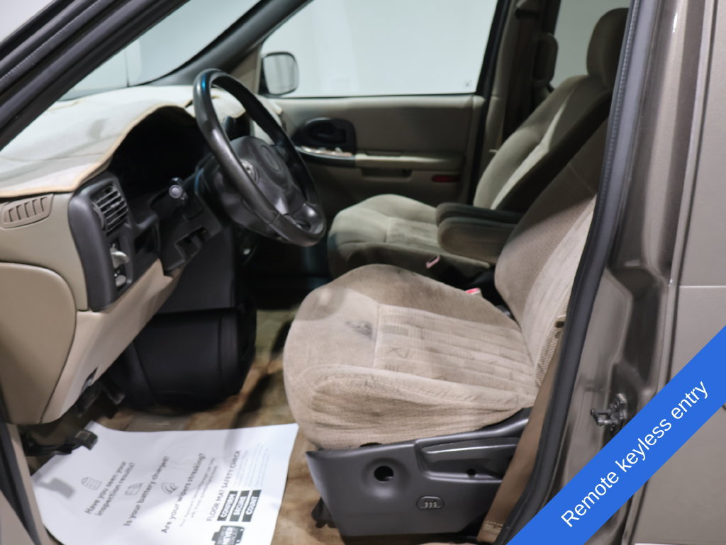 Used 2004 Pontiac Montana Extended w/ Convenience Package #2 FWD image 2