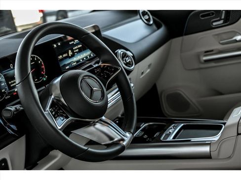 Certified 2026 Mercedes-Benz GLA 250 4MATIC image 13