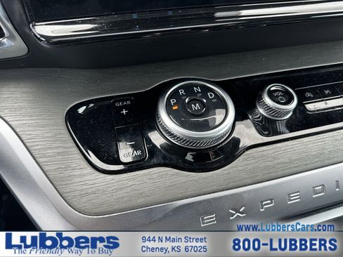 Used 2025 Ford Expedition Platinum AWD/4WD image 20