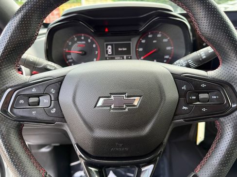 Used 2024 Chevrolet Trax RS w/ Driver Confidence Package FWD image 19