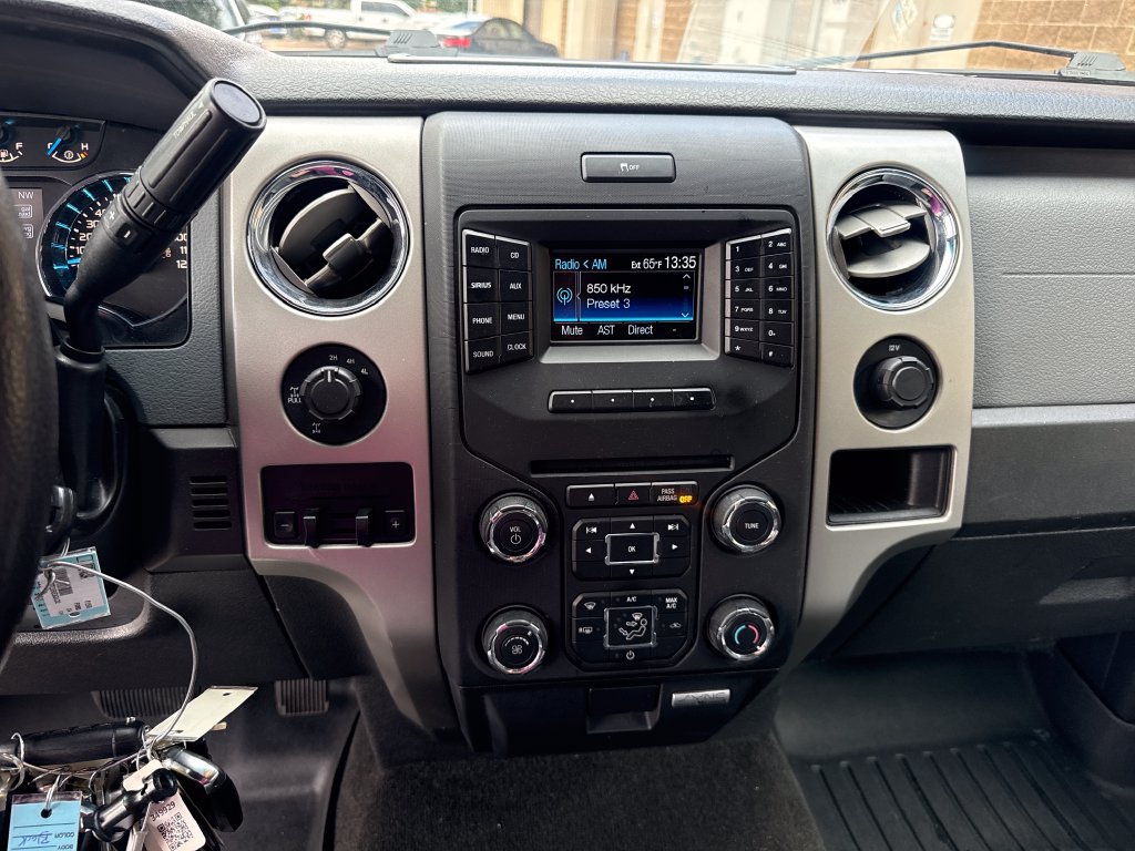 Used 2014 Ford F150 XLT w/ Equipment Group 302A Luxury AWD/4WD image 16