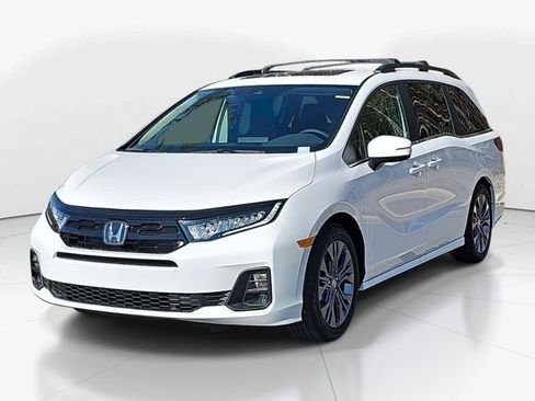 New 2026 Honda Odyssey Touring image 3