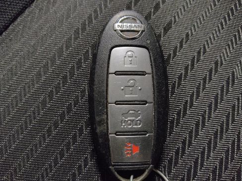 Used 2021 Nissan Versa SV FWD image 32