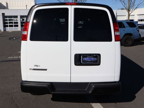 Used 2025 Chevrolet Express 3500 LS image 9