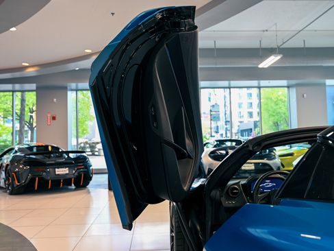 Used 2020 McLaren 720S Luxury RWD image 21