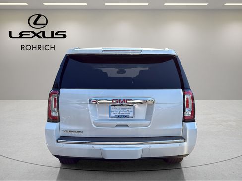 Used 2017 GMC Yukon Denali w/ Open Road Package AWD/4WD image 7