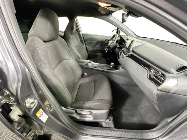 Used 2018 Toyota C-HR XLE FWD image 22