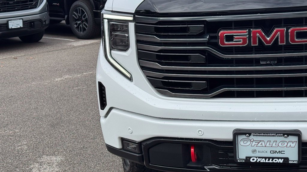 Used 2025 GMC Sierra 1500 AT4 w/ AT4 Premium Package AWD/4WD image 10