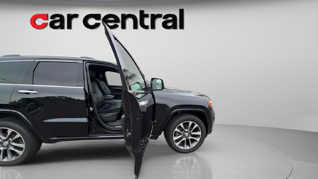 Used 2018 Jeep Grand Cherokee Overland AWD/4WD image 9