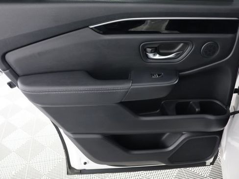 Used 2023 Honda Pilot Touring image 29