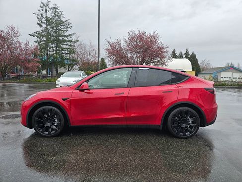 Used 2021 Tesla Model Y Long Range image 4