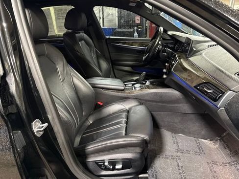 Used 2018 BMW 530e 530e iPerformance image 12