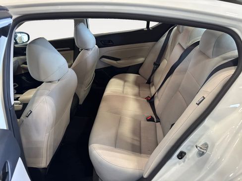 Used 2023 Nissan Altima 2.5 SV w/ SV Premium Package image 14