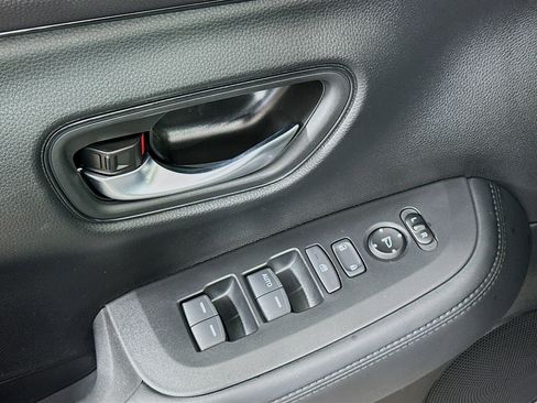 Used 2023 Honda HR-V LX image 15