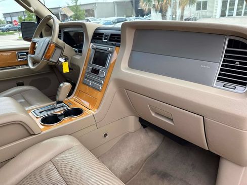 Used 2010 Lincoln Navigator 2WD image 14