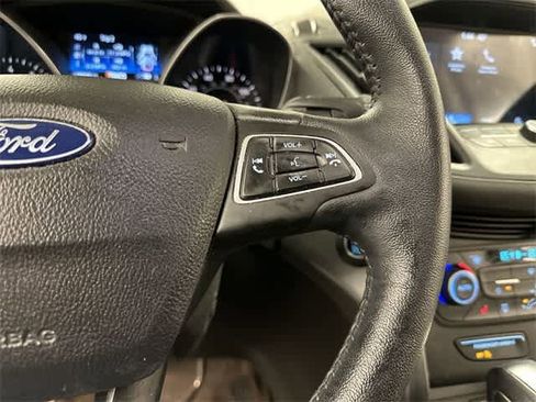 Used 2019 Ford Escape SEL image 9