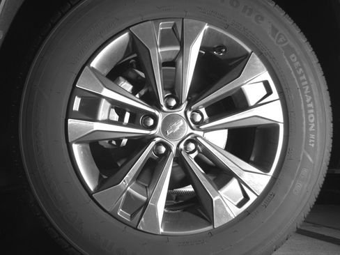 Used 2025 Chevrolet Equinox LT FWD image 12