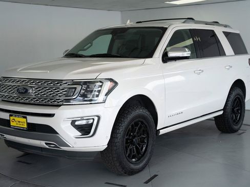 Used 2019 Ford Expedition Platinum AWD/4WD image 3