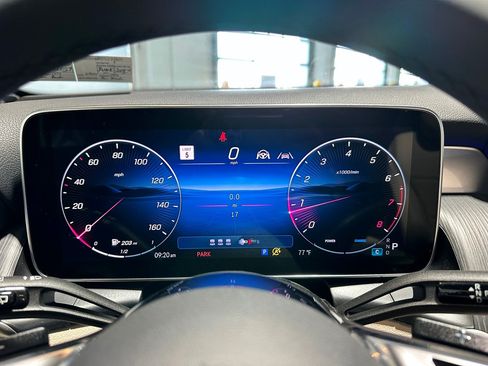 New 2026 Mercedes-Benz GLC 300 4MATIC image 9
