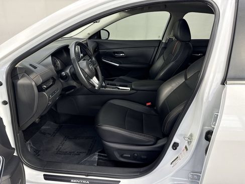Used 2023 Nissan Sentra SR w/ SR Premium Package FWD image 5