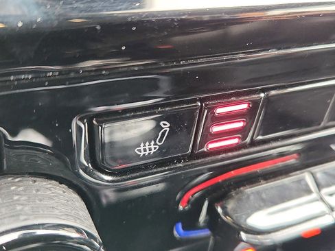 Used 2022 Jeep Grand Cherokee L Limited image 25