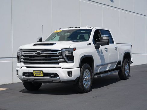 Certified 2024 Chevrolet Silverado 3500 High Country w/ LPO, Dark Essentials Package AWD/4WD image 7