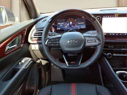 New 2026 Chevrolet Traverse RS w/ LPO, Floor Liner Package FWD image 23