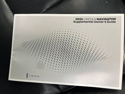 Used 2024 Lincoln Navigator Reserve image 29