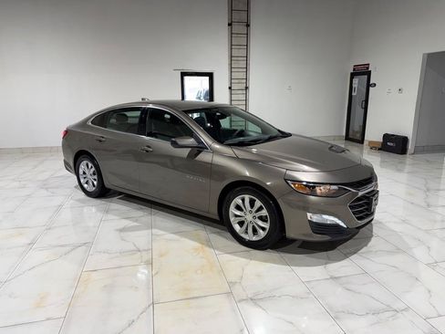 Used 2020 Chevrolet Malibu LT FWD image 3