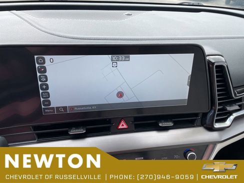 Used 2025 Kia Sportage EX FWD image 11