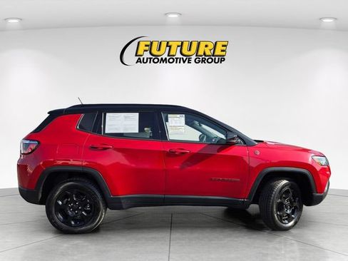 Used 2023 Jeep Compass Trailhawk image 3