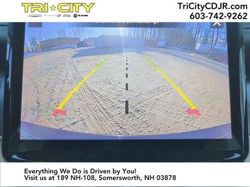 Used 2022 Jeep Grand Cherokee Limited image 25