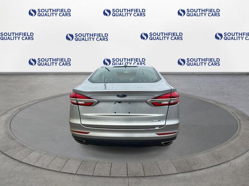 Used 2020 Ford Fusion SE image 5