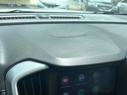 Used 2020 GMC Terrain SLT image 24