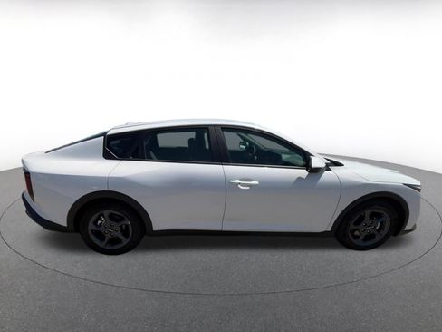 Used 2025 Kia K4 FWD image 16