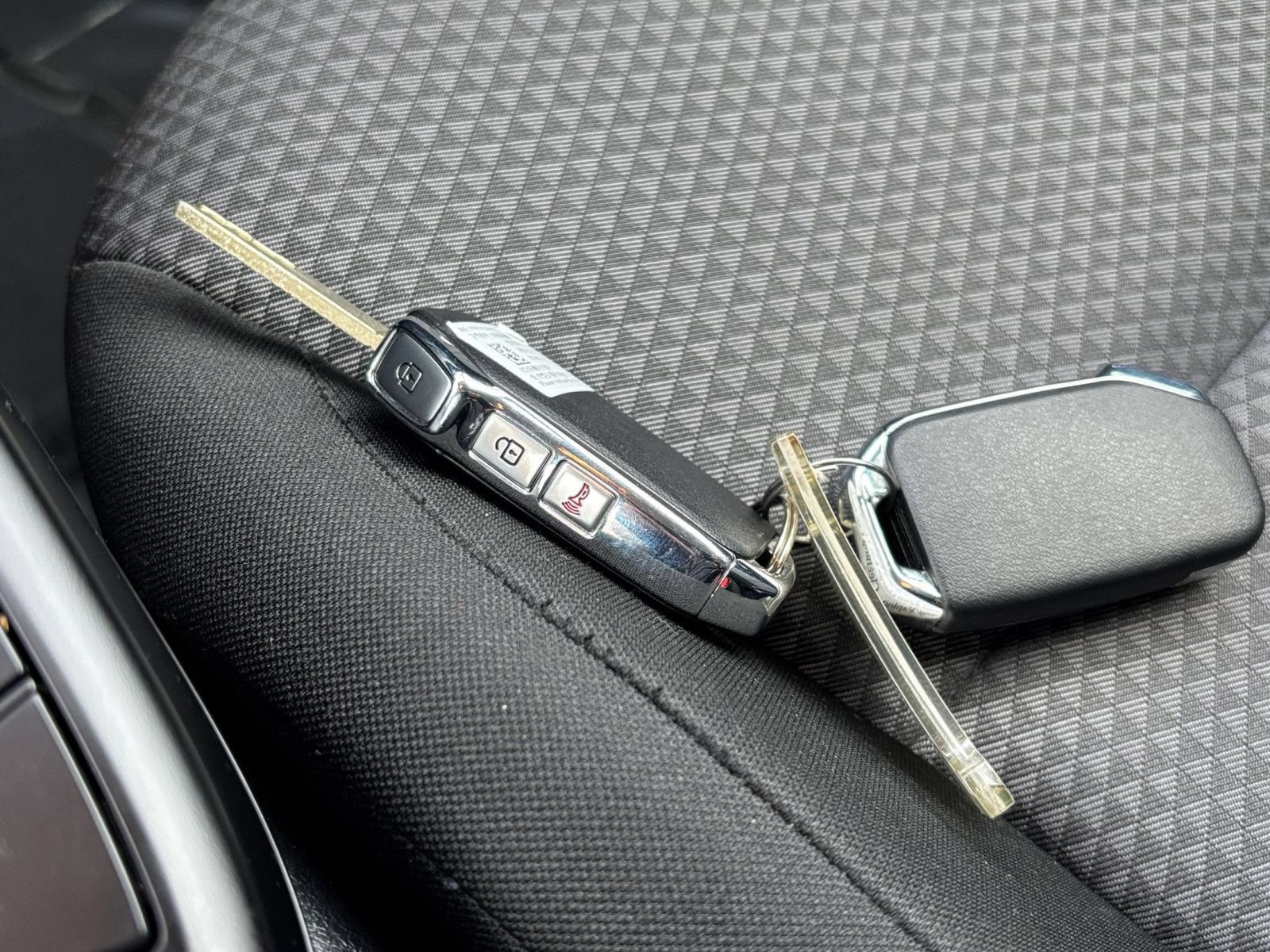 Used 2025 Kia Soul LX w/ LX Technology Package FWD image 18
