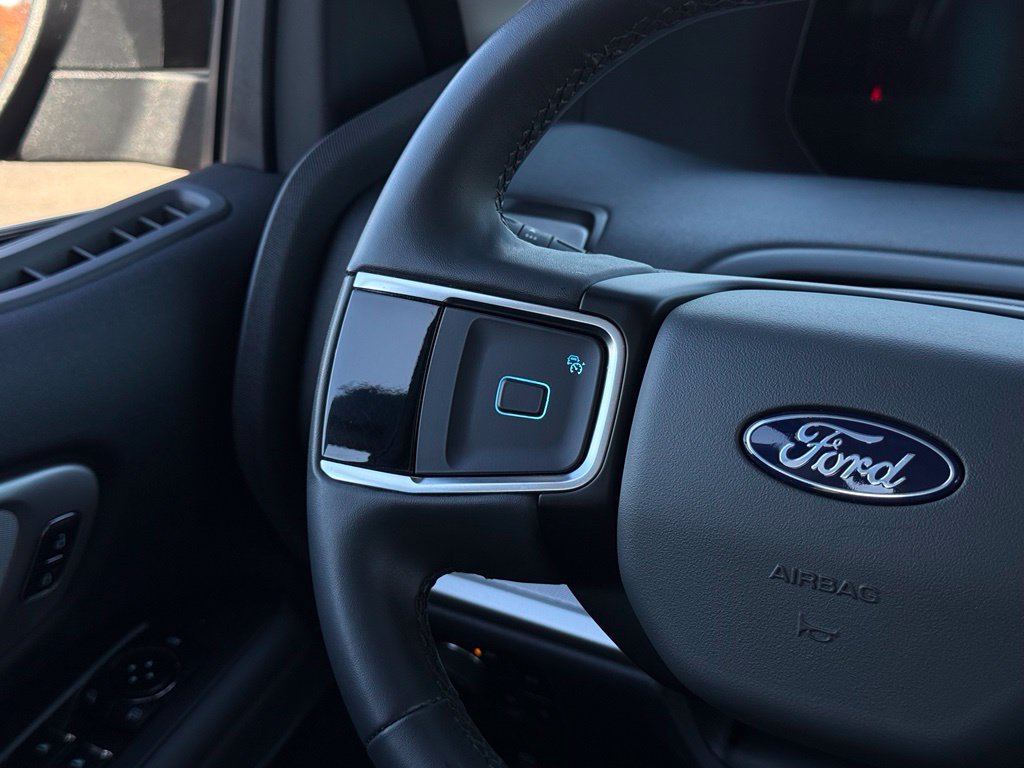 Used 2025 Ford Expedition Active AWD/4WD image 10