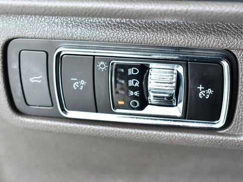 Used 2022 Lincoln Corsair AWD w/ Premium Package image 28