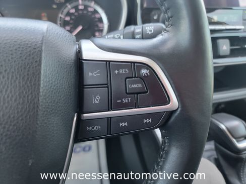 Used 2023 Toyota Highlander XLE image 21