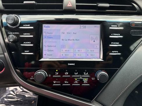 Used 2020 Toyota Camry LE w/ Convenience Package FWD image 30